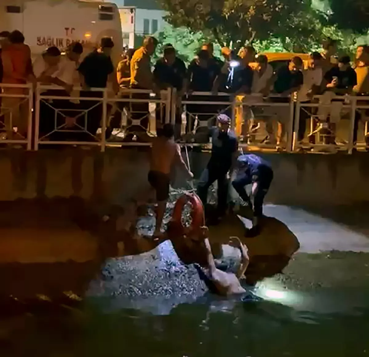 adanada supheli bogulma tehlikesi gecirdi Rh2XhTlE