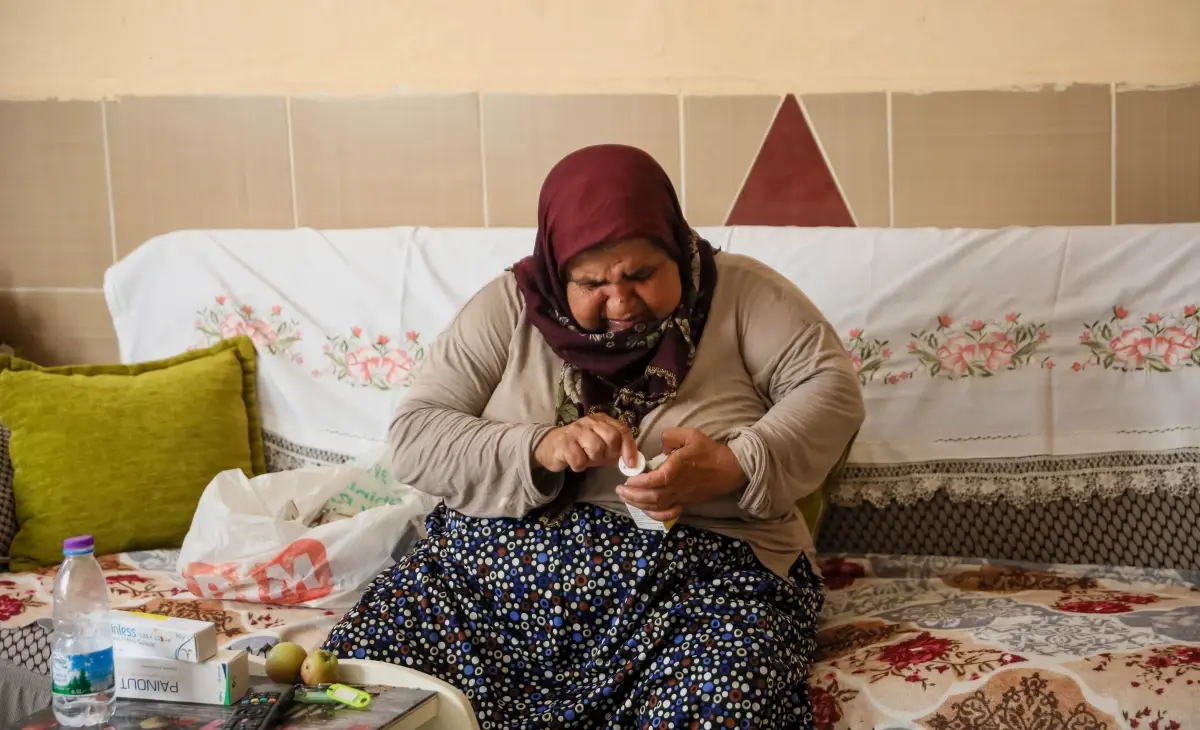 yikilacak evde evsiz kalan dudu teyze wMrH9S6s