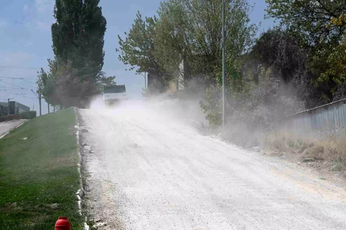 eskisehirde altyapi calismalari yollari bozdu isletmeler zarar goruyor CxxNFLOD