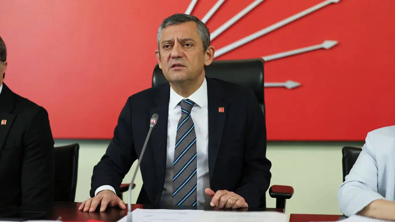 istanbul il baskani ozgur celik gorevden uzaklastirildi chp myk olaganustu toplandi NajmSIO9