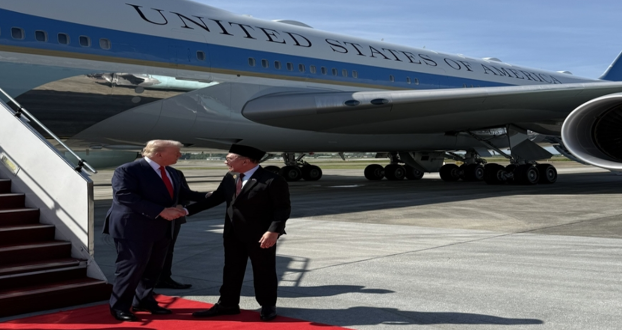 abd baskani trump asean zirvesi icin malezyada UuJAFffk.jpg