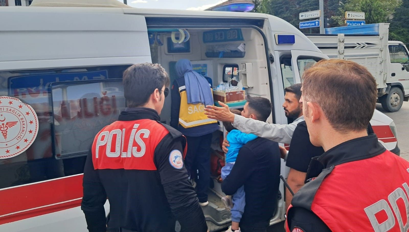 elazigda kaza 5 kisi yaralandi 2Vy1UQvB