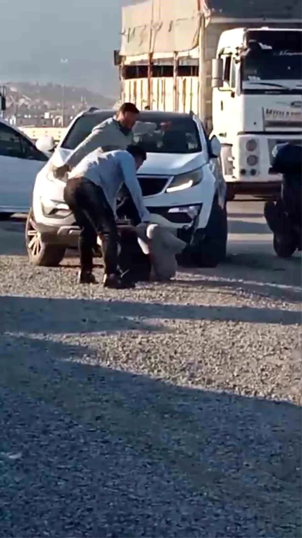 hatayda sokak ortasinda kan donduran dayak aKpfAZbj.jpg