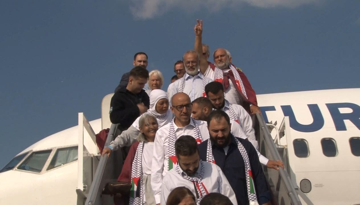 israilin alikoydugu 18i turk 94 aktivist turkiyeyegetirildi aaiQej7T