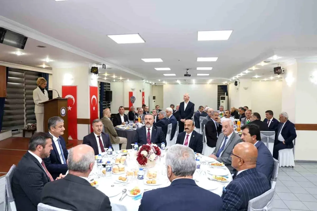 karabuk valisi muhtarlarla bir araya geldi q91EF58P.jpg