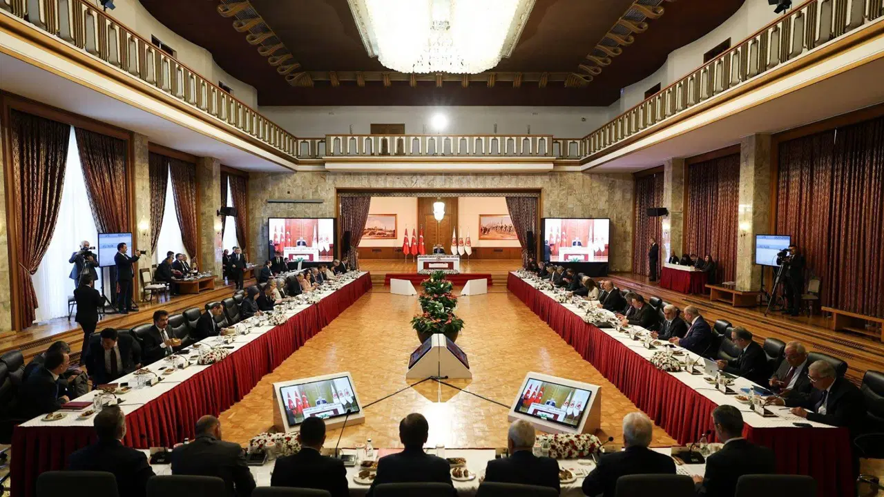 son dakika surec komisyonu toplantisina erteleme WtcjyJaS.jpg