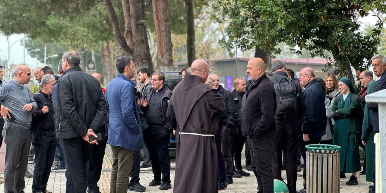 vatikan heyeti iznikte jCwFNwY6.jpg