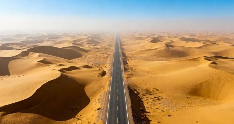 bu-yolda-yon-degistirmek-imkansiz-240-kilometre-boyunca-tek-bir-viraj-bile-yok-EzWV7gqJ