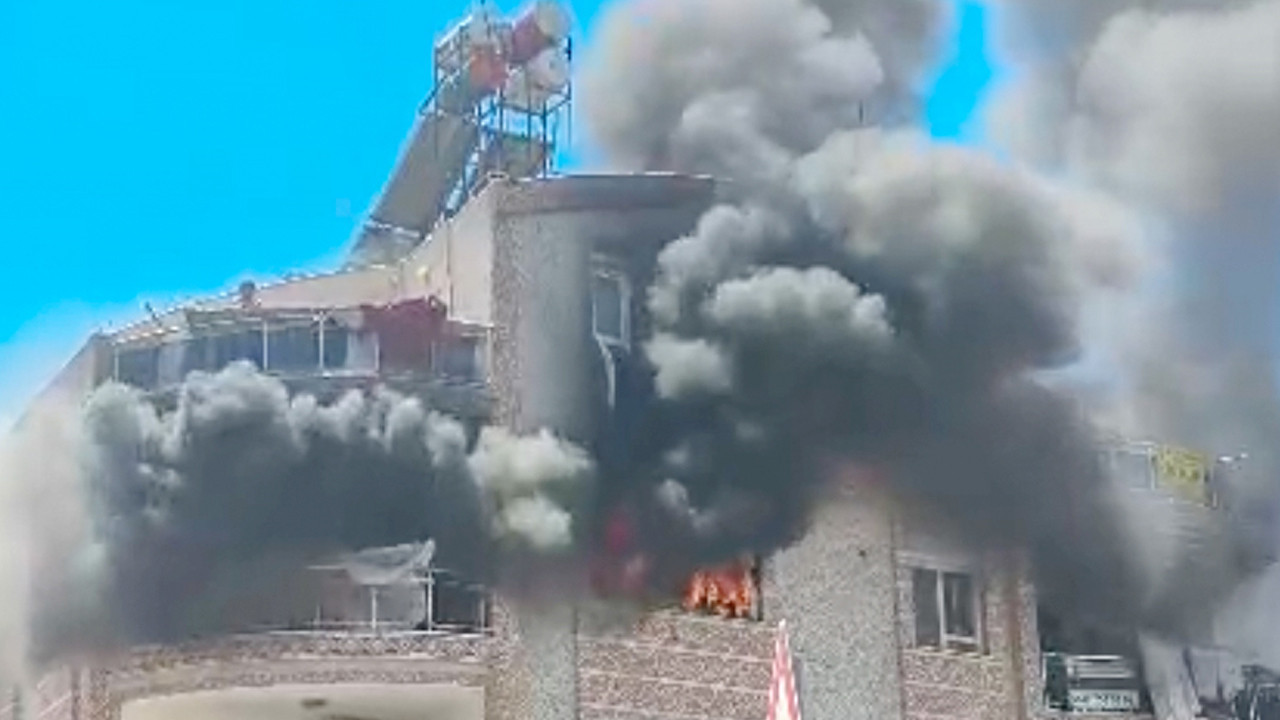 Antalyada alevler 3ncu kati sardi biri bebek 5 kisiyi itfaiye ekipleri kurtardi Br2zxOL5