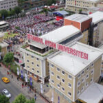 Istanbul aydin universitesi 100e yakin akademisyeni isten cikardi gerekce gosterilmedi bdfuPUp9